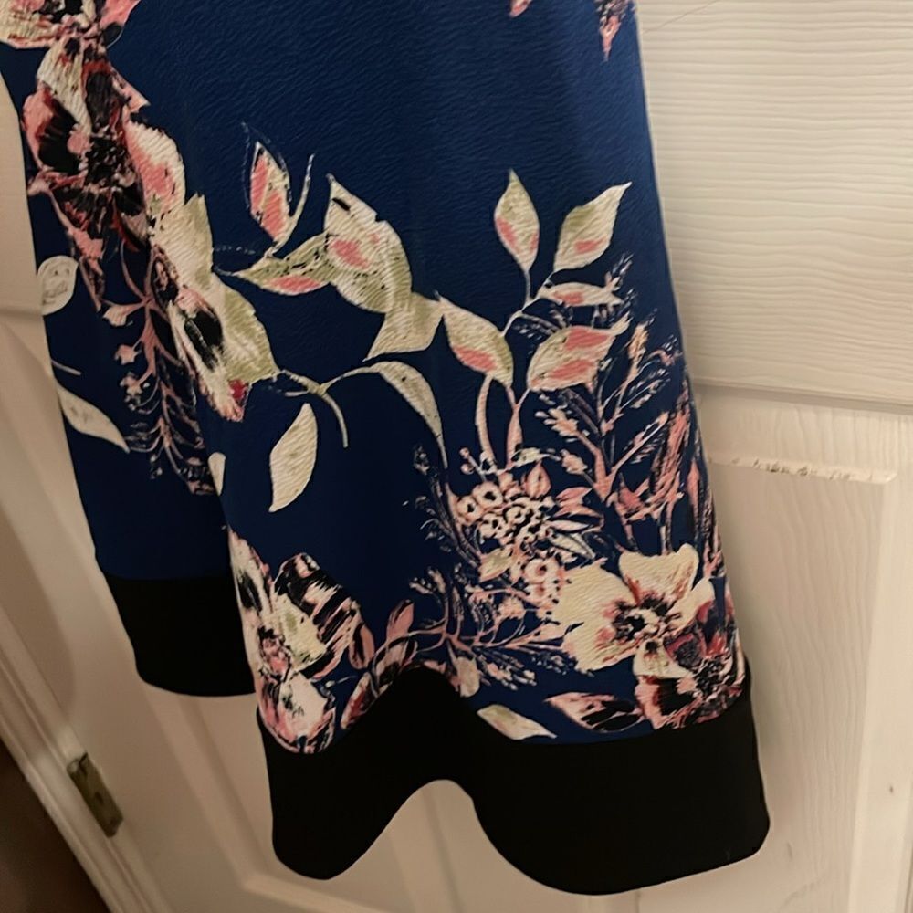 Floral Dress Size Medium NWOT - Picture 3 of 6